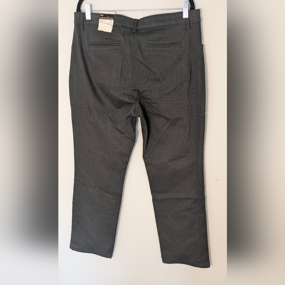 Women's Lee Mid Rise Relaxed Fit Straight Leg Cotton Blend Gray Pant Sz 12 Short - Picture 4 of 15